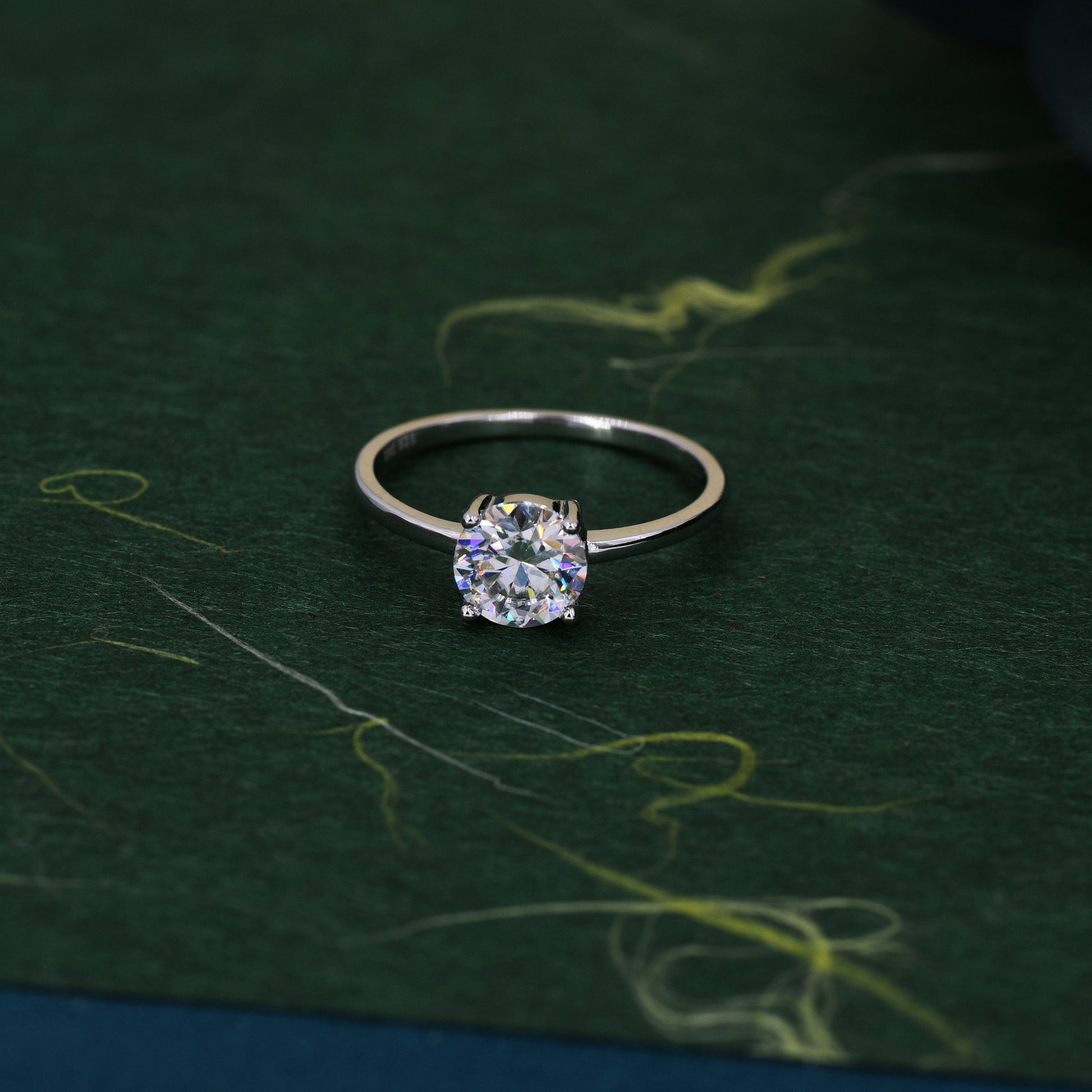 0.8 Carat Moissanite Diamond Classic Single Stone Engagement Ring in Sterling Silver, Genuine Moissanite Diamond, US 5-8
